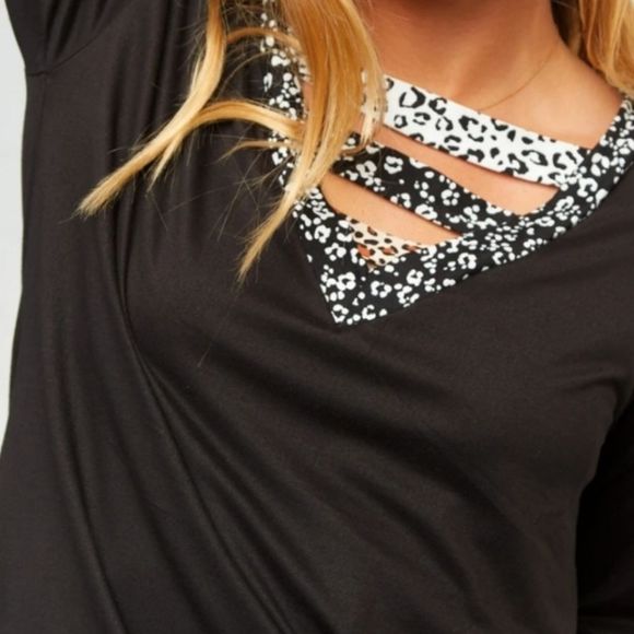 Black Top With Animal Print Detail - Picture 4 of 7